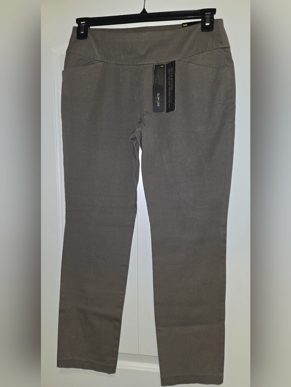 NWT Lee Slim Fit Slim Leg Midrise Stretchy Slacks